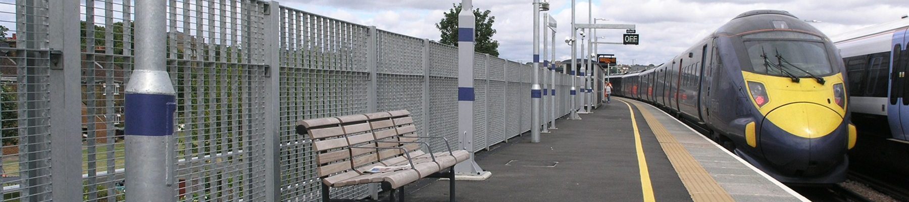 Banner Torino 33 fence grating barrier Rochester Station 03