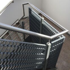 Alto 33 steel grating stair balustrade 4
