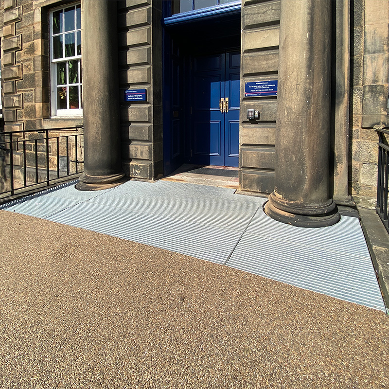 Edinburgh University: Barrot Floor Grating - Lang and Fulton