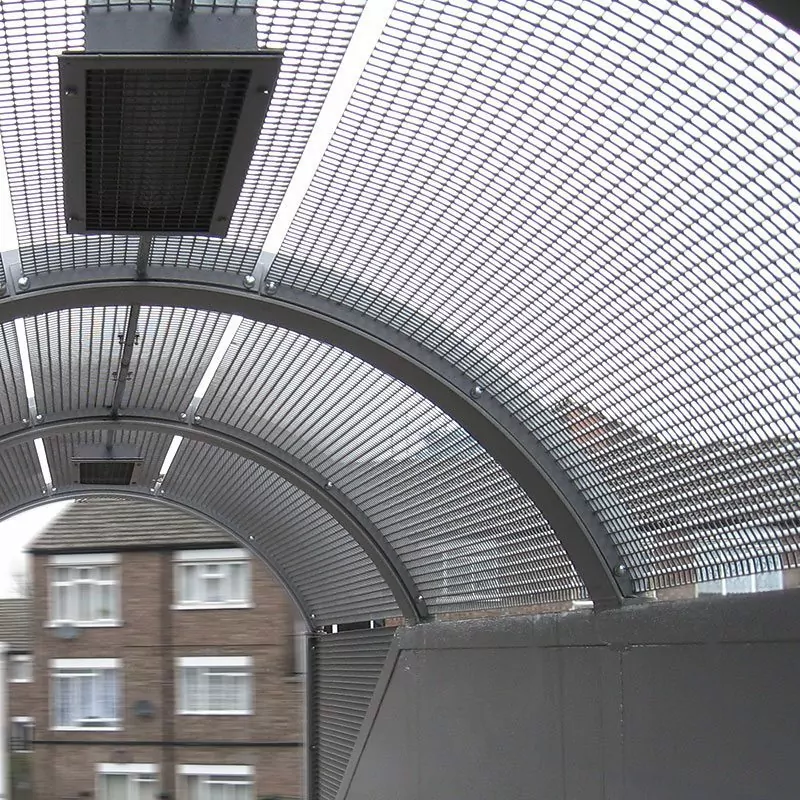 Piazza 25 Network Rail Newham screening security 04