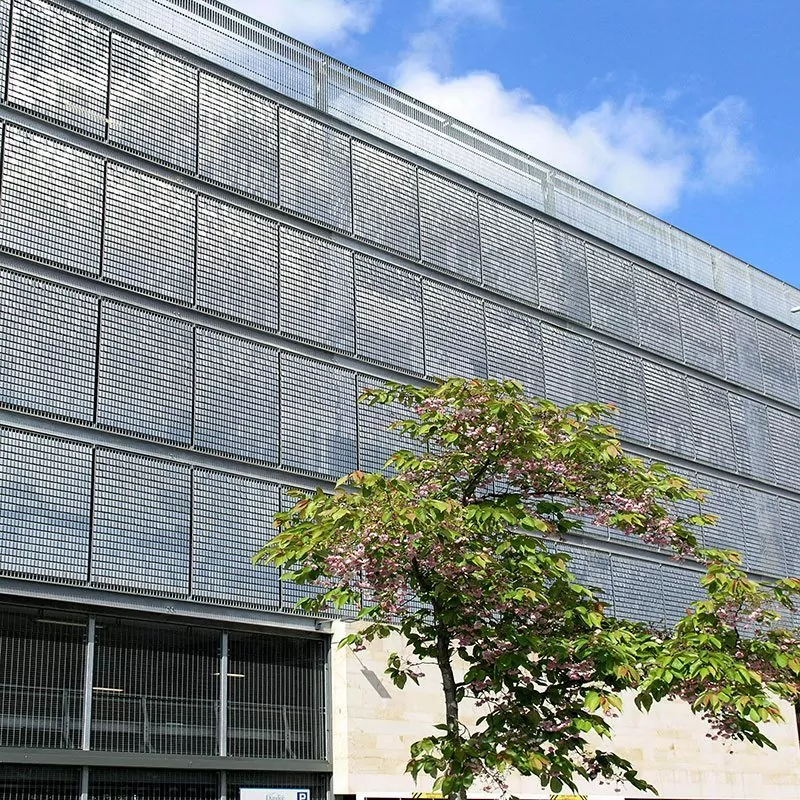 STEREO-KINETIC<sup>®</sup> Wall 8 Stereo kinetic wall cladding olympia dundee car park 06