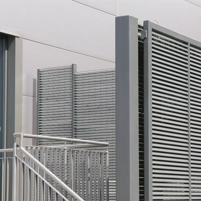 Italia 80 Ashford Retail Park fence louvre 10 1