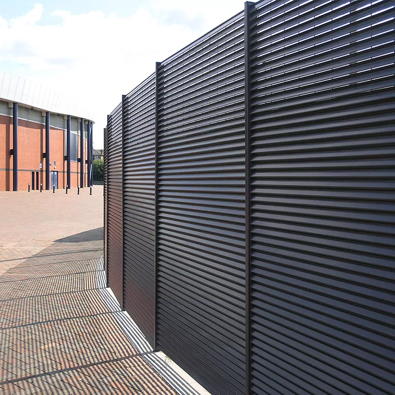 Italia-100 Fences 14 LF steel louvred fencing total screening Hampden 4