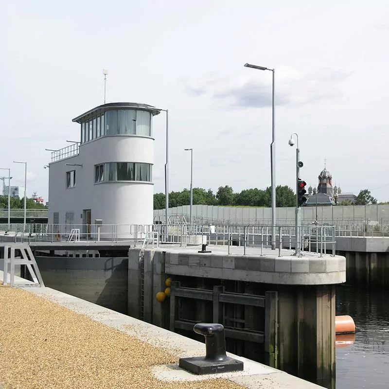 Roma 4 Three Mills Lock12