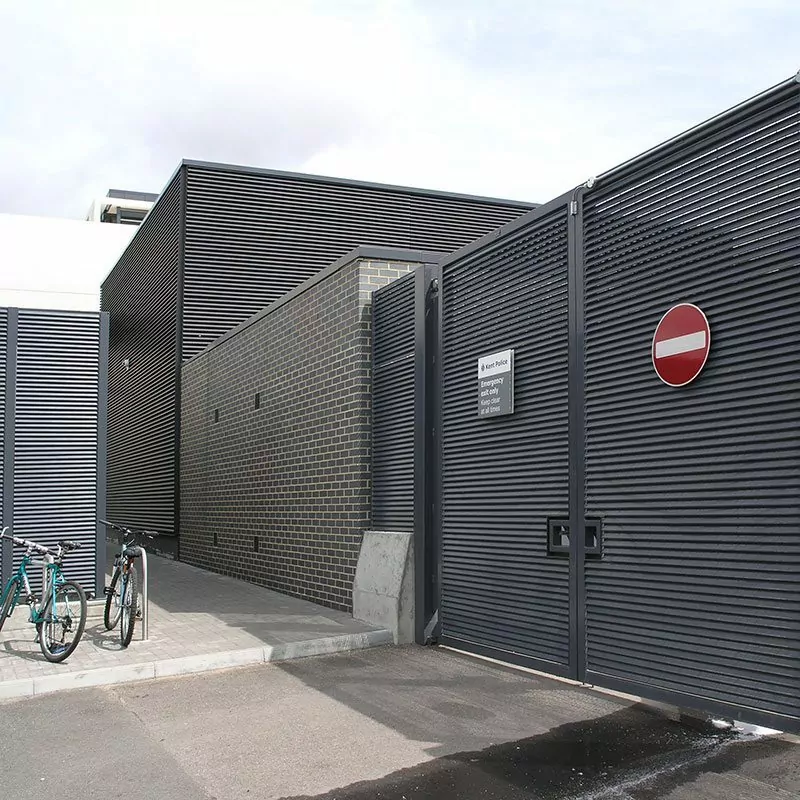Italia-100 Fences 29 Italia 100 - North Kent Police HQ_compounds-15