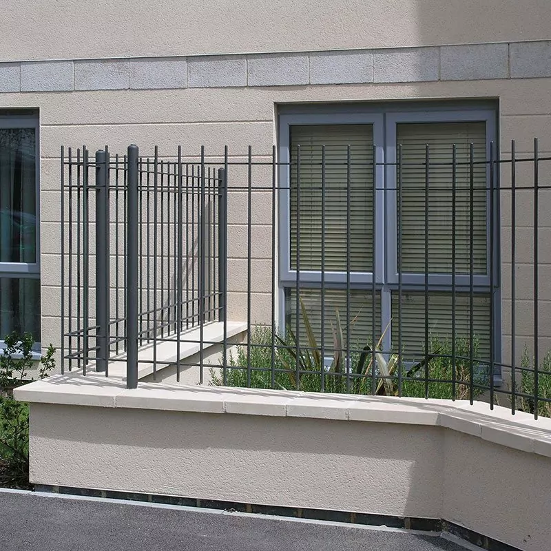 Modena bespoke railing Springhead Park Ebbsfleet 02