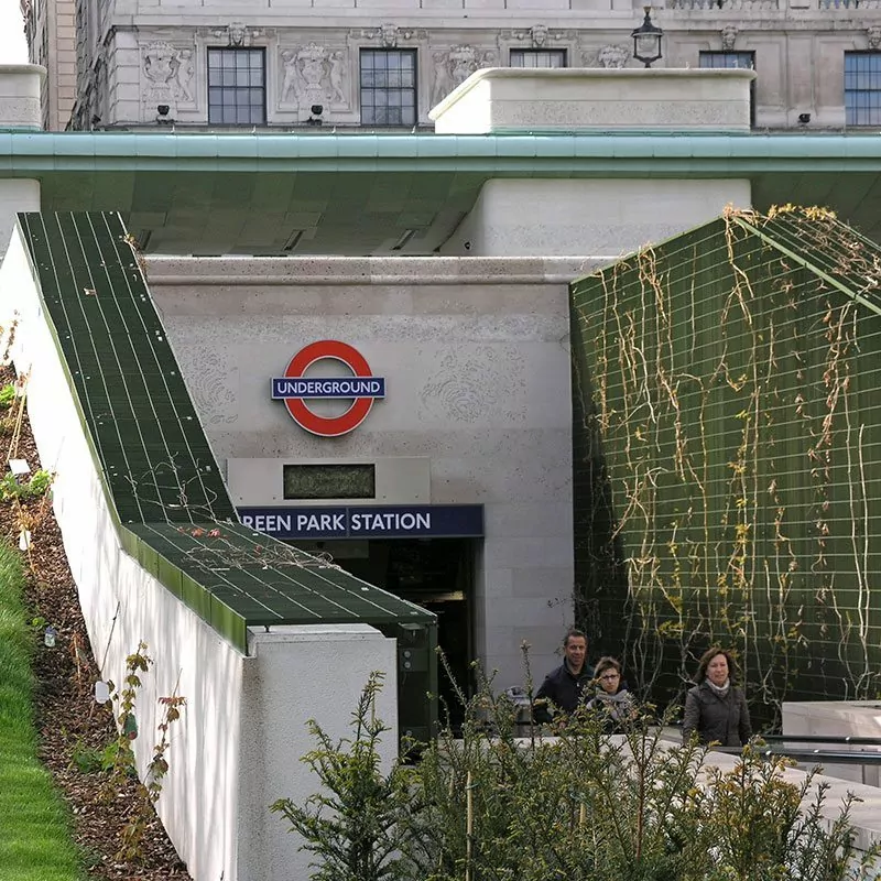 Terra-34 29 Terra 34 green wall Greenpark Station 06