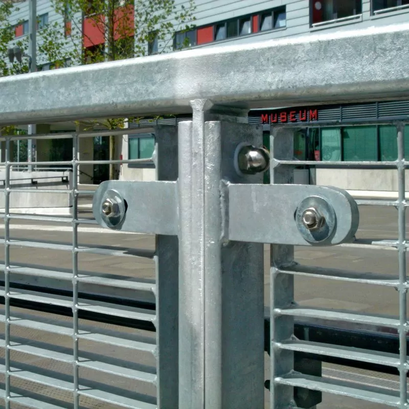 Arezzo barrier fence detail