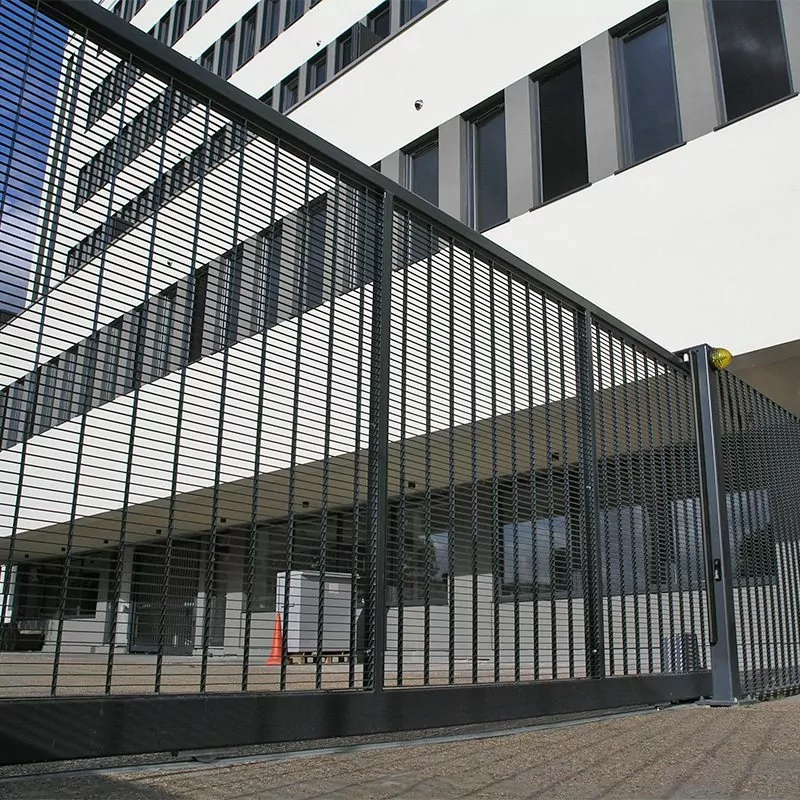 Torino steel grating fence perimeter security Channelsea House 111
