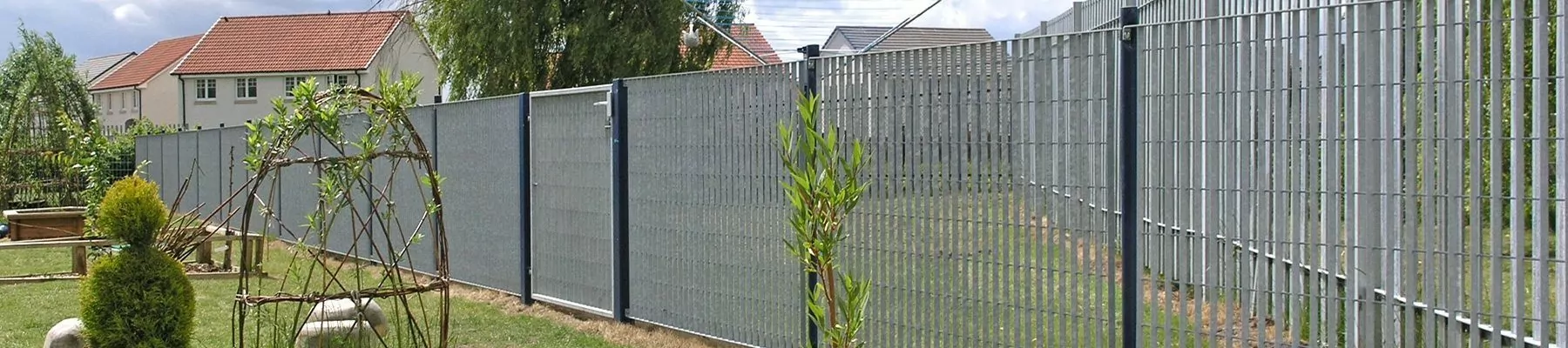 Roma 3 playground fencing Menstrie Primary School 2 banner Roma 3 playground fencing Menstrie Primary School 2 banner