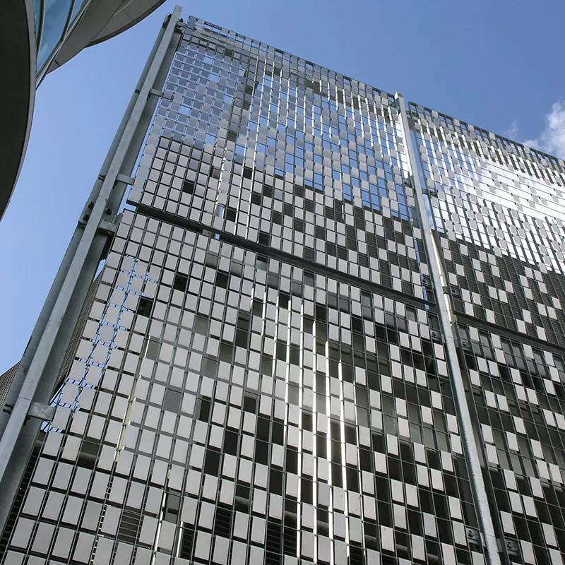 STEREO-KINETIC<sup>®</sup> Wall 16 Stereo kinetic wall cladding Basingstoke 12