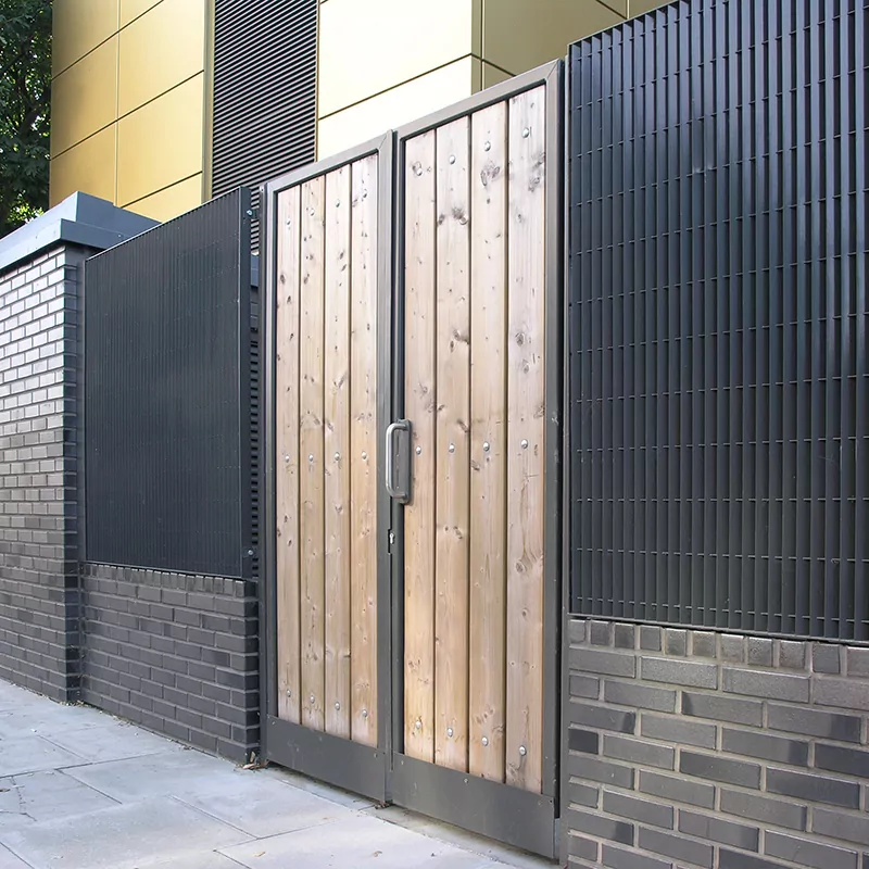 DeltaWing 90V loured screening fence Holy Tinity Primary School 06b