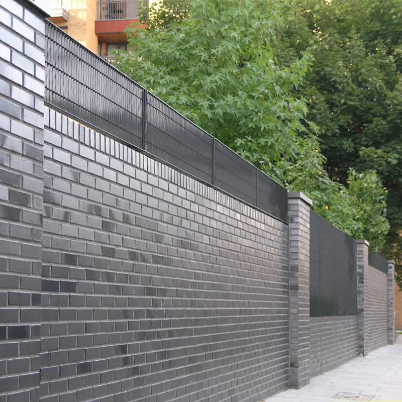 DeltaWing 90V loured screening fence Holy Tinity Primary School 08b